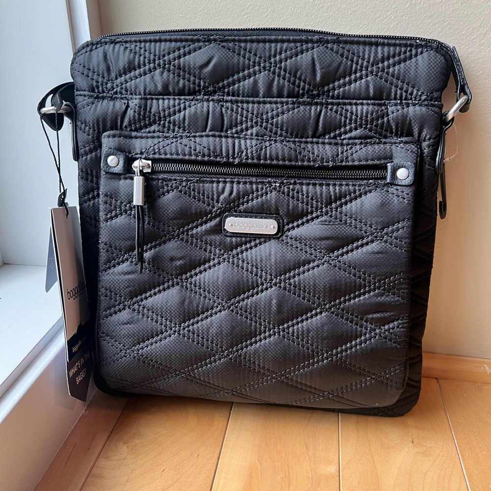 New with tags Baggallini Modern Pocket Vegan Leather Crossbody